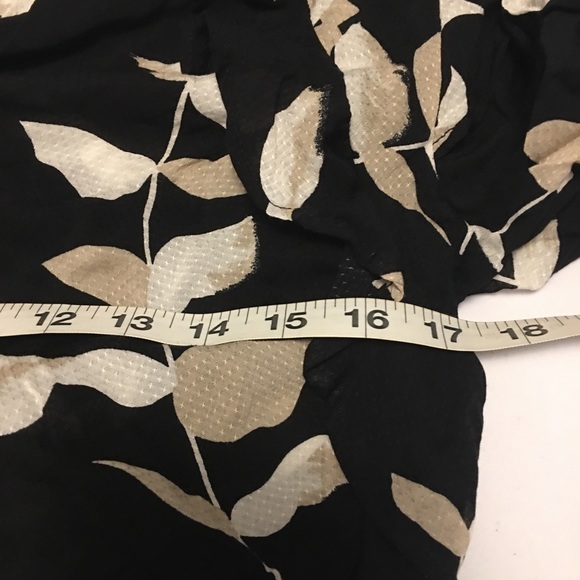 Floral Print Blouse with Ruffles high/low Small - Picture 3 of 11